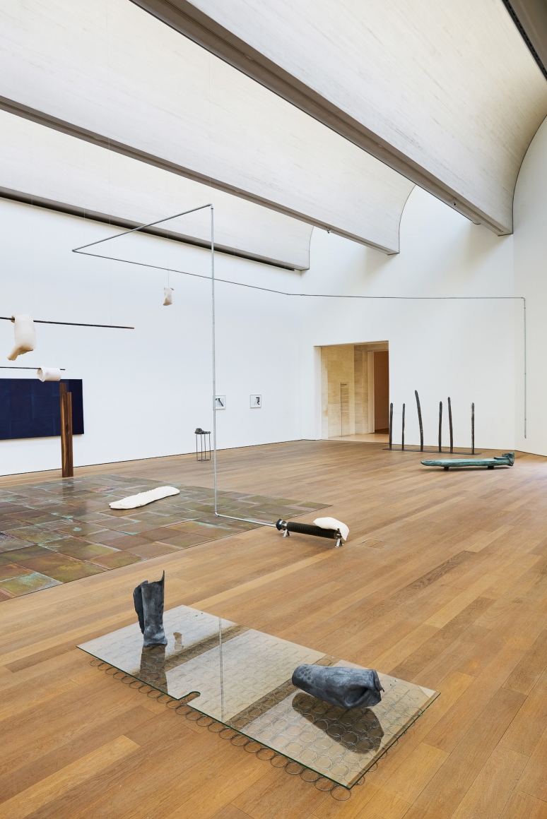 Installatation view: Katinka Bock - Smog / Tomorrow’s Sculpture, Mudam Luxembourg, 2018, Photo: Johannes Schwartz