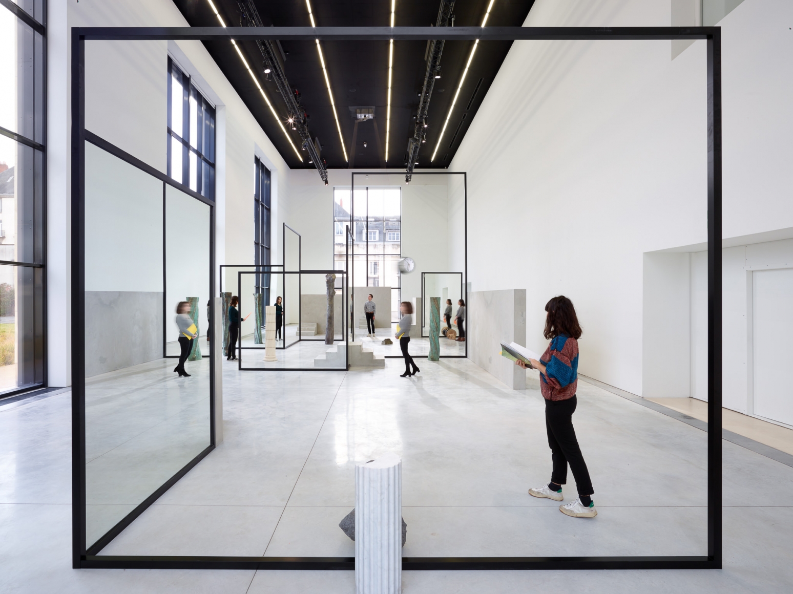 Installation view: Alicja Kwade,The Resting Thought, Centre De Création Contemporaine Olivier Debré, Tours, 2019, Photo: François Fernandez