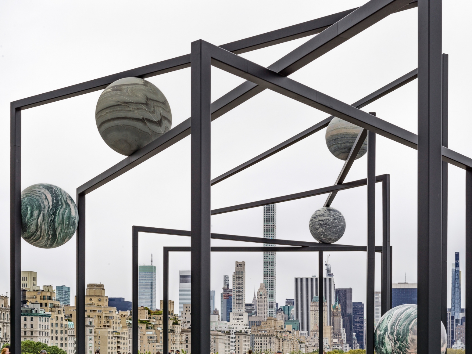 © Alicja Kwade, courtesy 303 Gallery, New York; KOÌNIG GALERIE, Berlin/London. Photo: Roman März