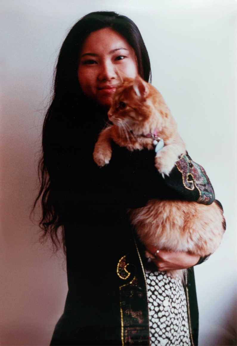 Dan Graham, Wendy with Cat, 1996