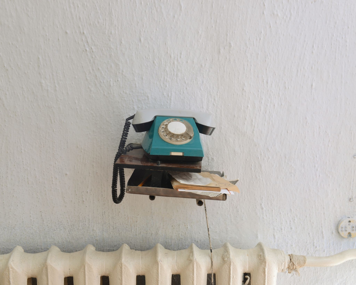 Stephen Shore, Home of Musya Vainshteyn, Nemirov, Ukraine, October 16, 2013