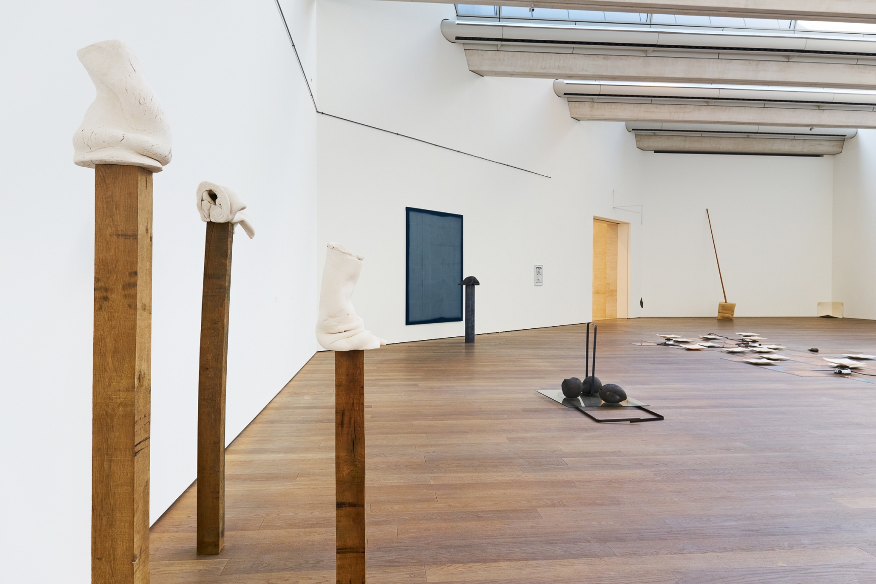 Installatation view: Katinka Bock - Smog / Tomorrow’s Sculpture, Mudam Luxembourg, 2018, Photo: Johannes Schwartz