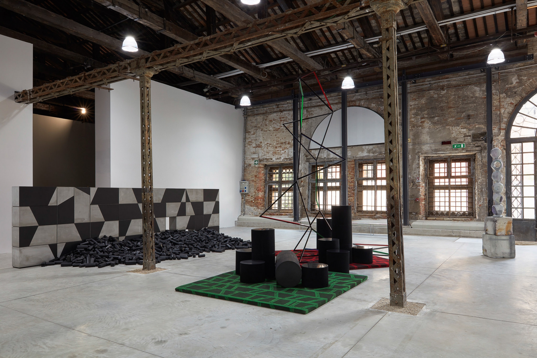 âInstallation view, Eva Rothschild: The Shrinking Universe, Pavilion of Ireland, La Biennale di Venezia 58th International Art Exhibition, 2019. Photo: Robert Glowacki. , © Eva Rothschild, courtesy 303 Gallery, New York, kaufmann reppeto, Milan, The Modern Institute, Glasgow, Galerie Eva Presenhuber, Zurich and Stuart Shave/Modern Art, London.
