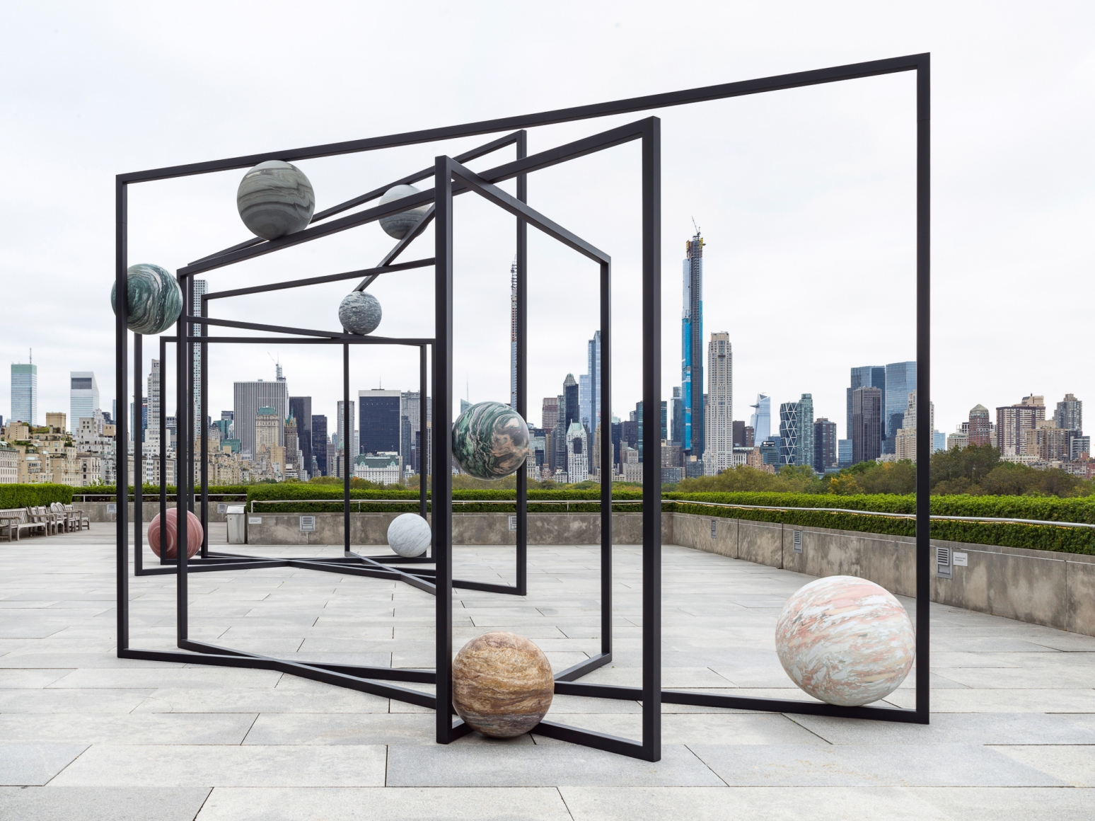 The Roof Garden Commission: Alicja Kwade, ParaPivot. Installation view, The Metropolitan Museum of Art, 2019., © Alicja Kwade, courtesy 303 Gallery, New York; KOÌNIG GALERIE, Berlin/London. Photo: Roman März