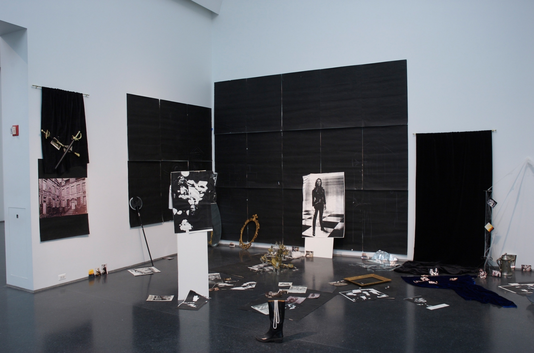 Karen Kilimnik, MCA Chicago, 2008