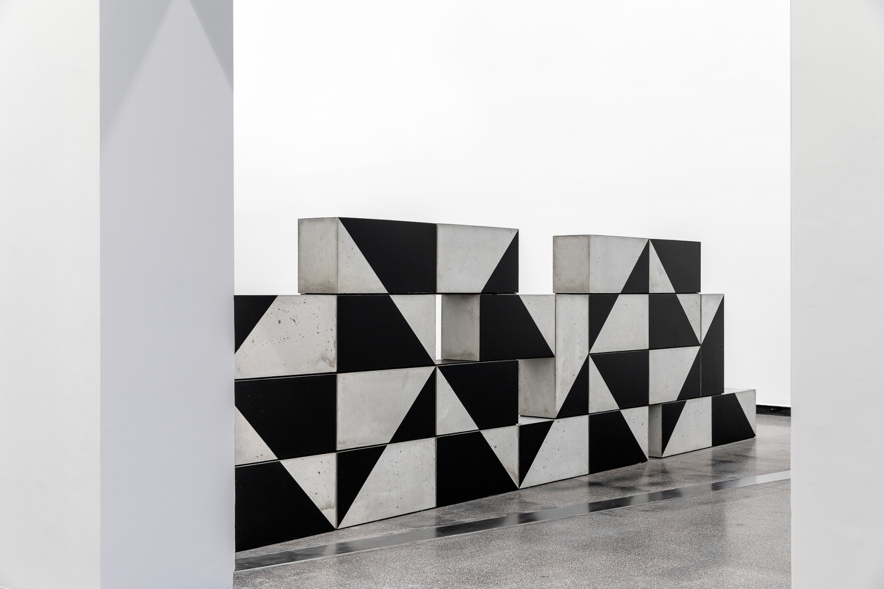 Eva Rothschild, Installation view: Kosmos, Australian Centre For Contemporary Art, Melbourne, 2018