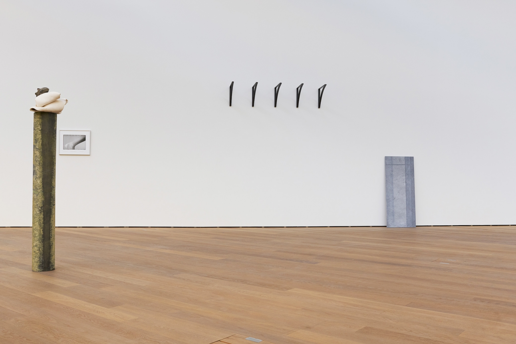 Installatation view: Katinka Bock - Smog / Tomorrow’s Sculpture, Mudam Luxembourg, 2018, Photo: Johannes Schwartz