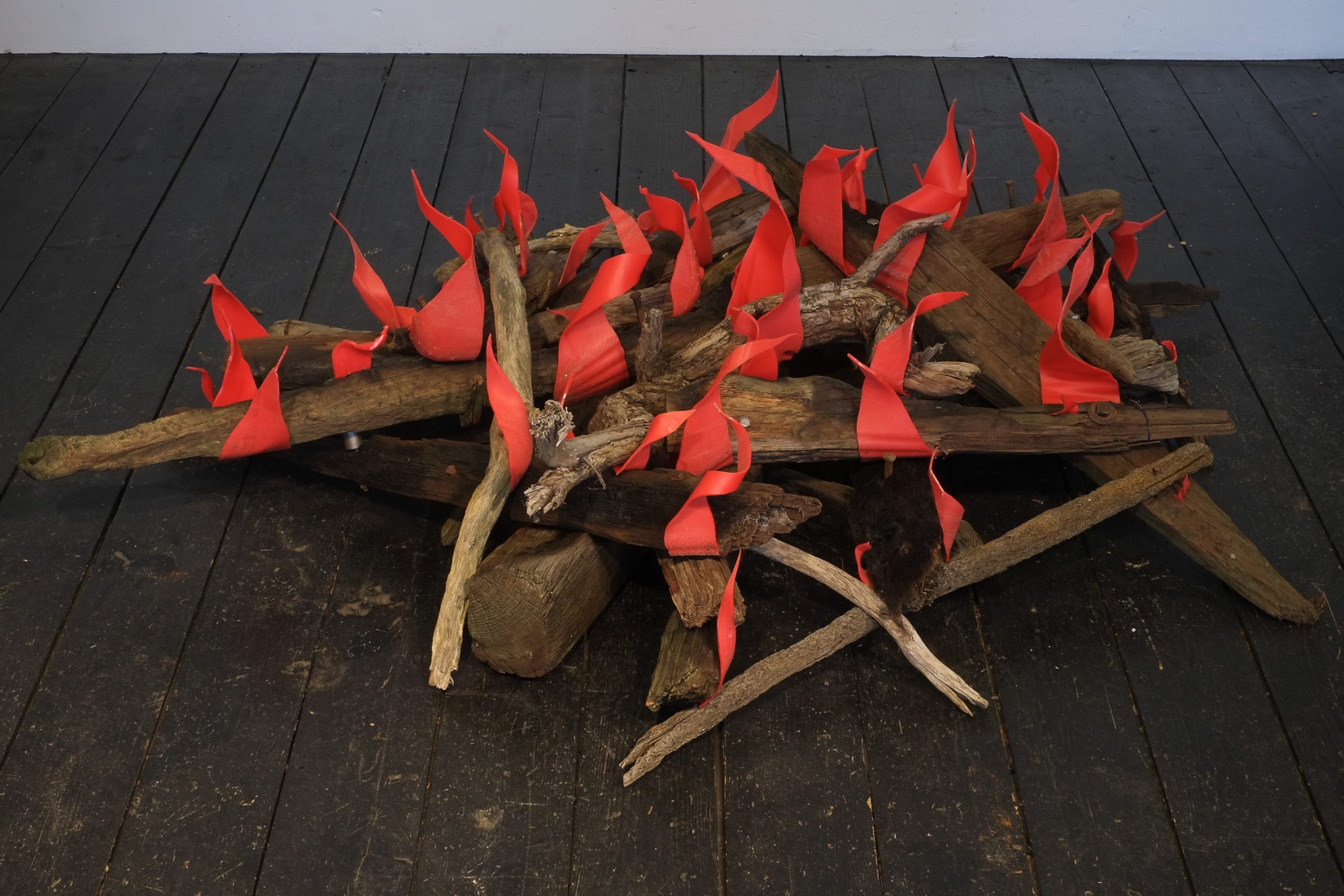 Mike Nelson Amnesiac Beach Fire (MoD)