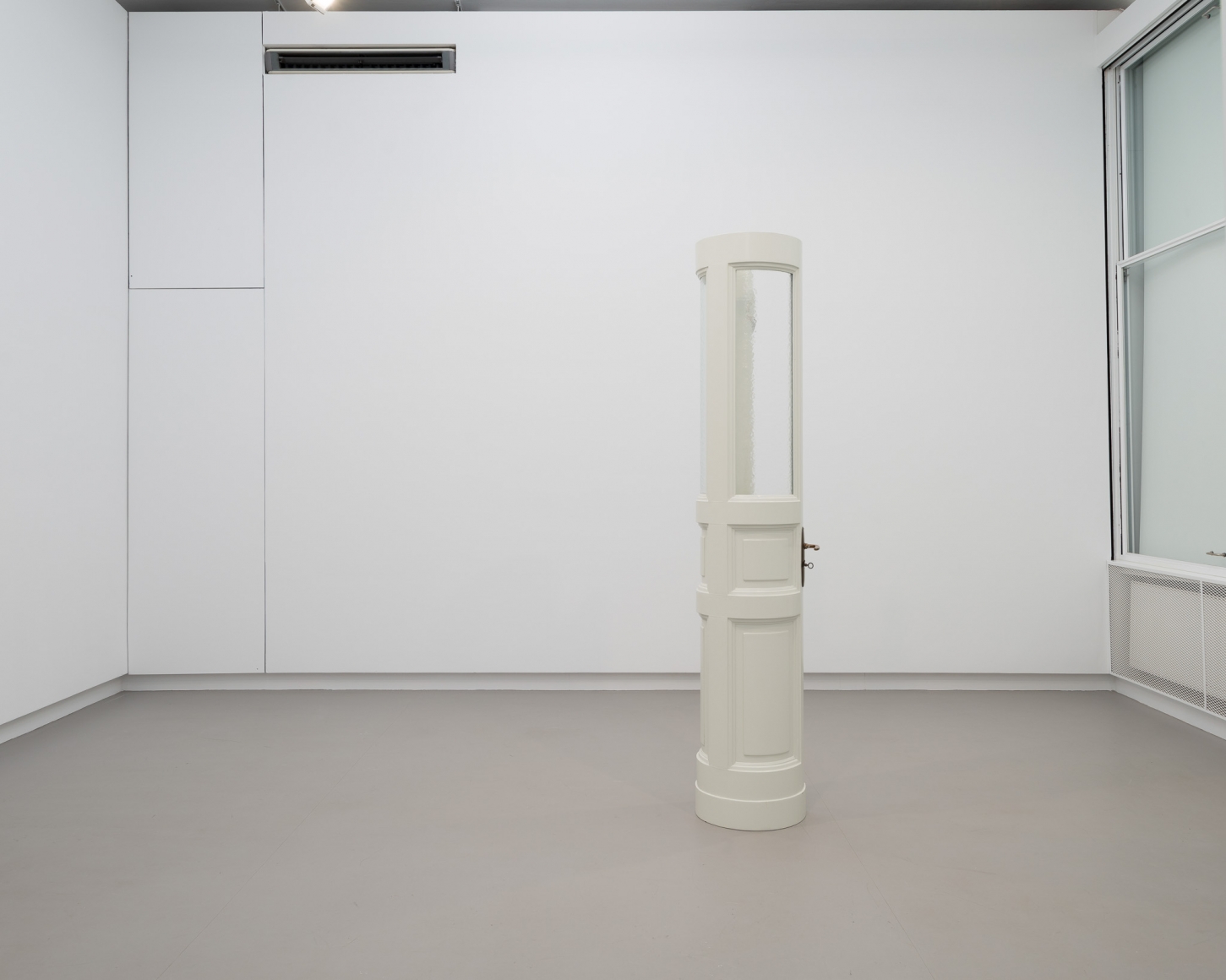 Alicja Kwade, Eadem Mutata Resurgo, 2013