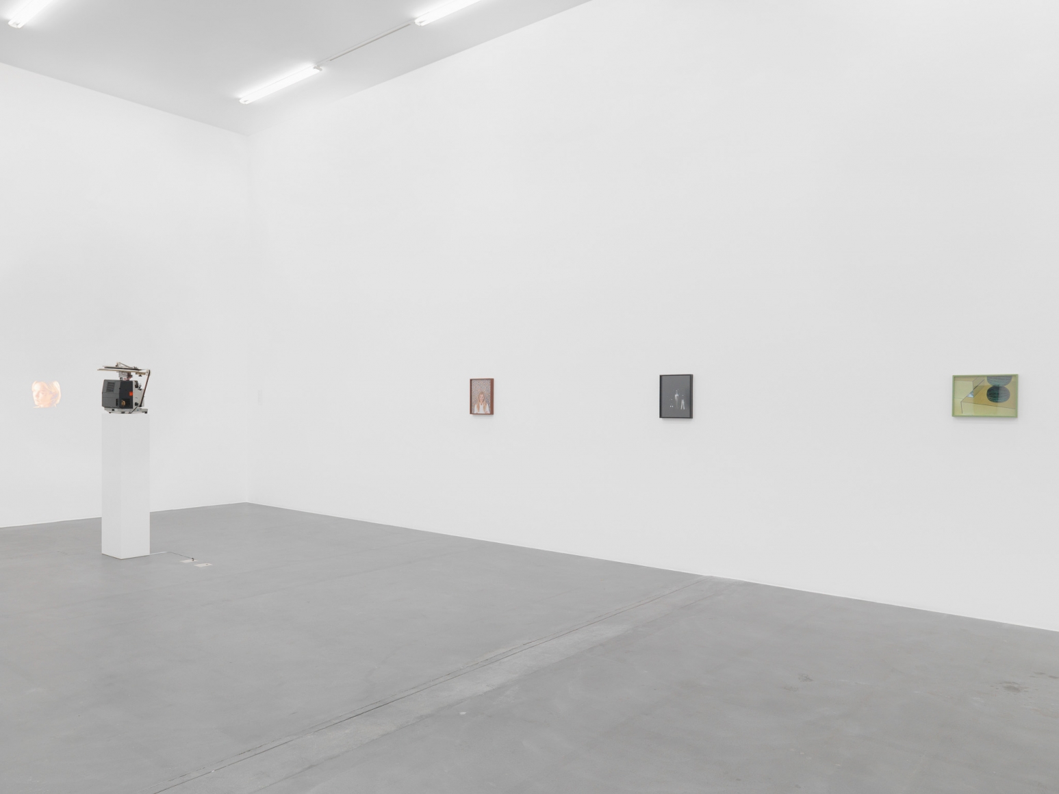 Elad Lassry, Installation view: Kunsthalle Zürich, 2010
