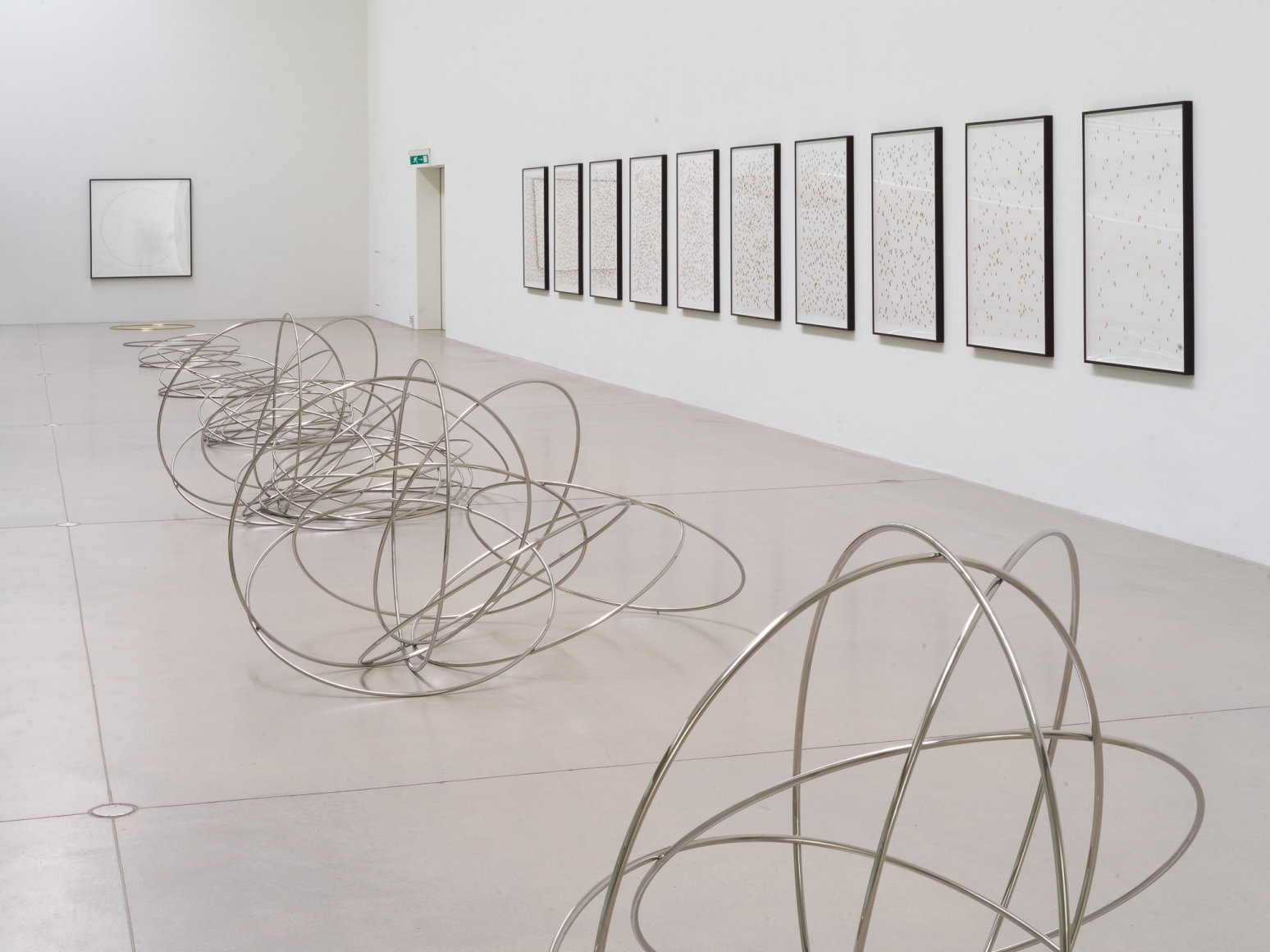Alicja Kwade, Installation view: Kausalkonsequenz, Langen Foundation, Neuss, 2020