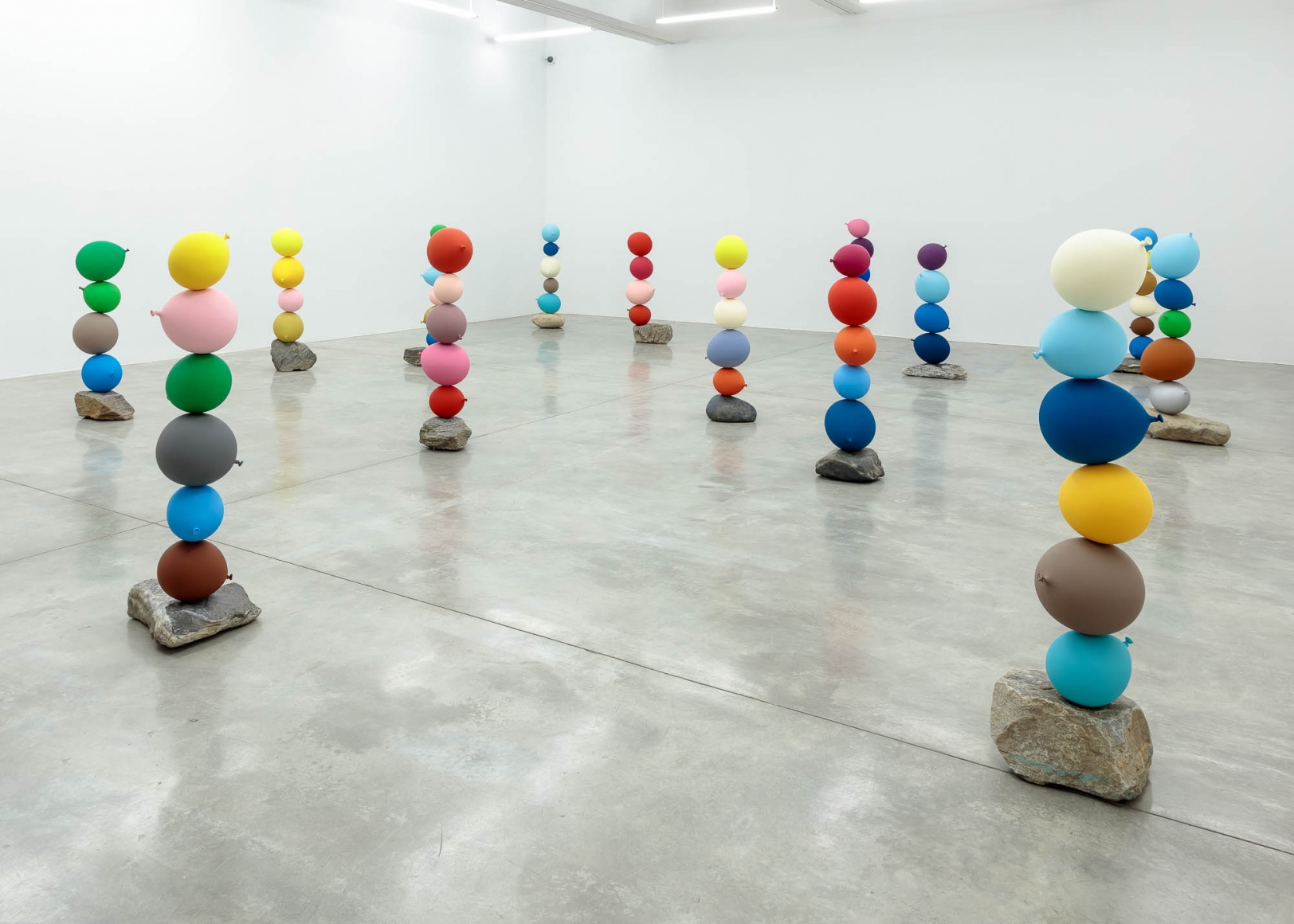 Installation view of Dwarf, Dust, Doubt by Gimhongsok. Image by Jeremy Haik.