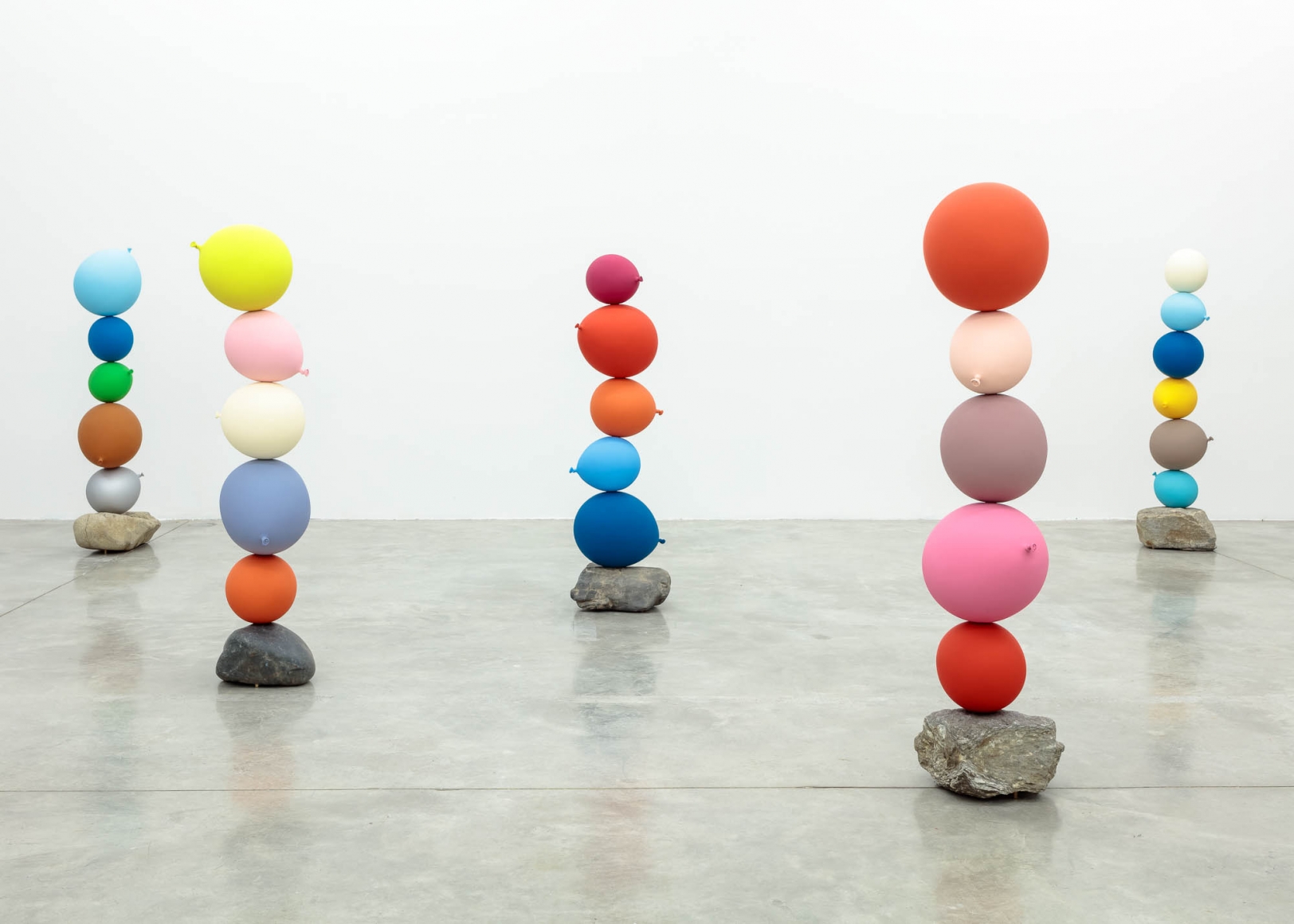 Installation view of Dwarf, Dust, Doubt by Gimhongsok. Image by Jeremy Haik.