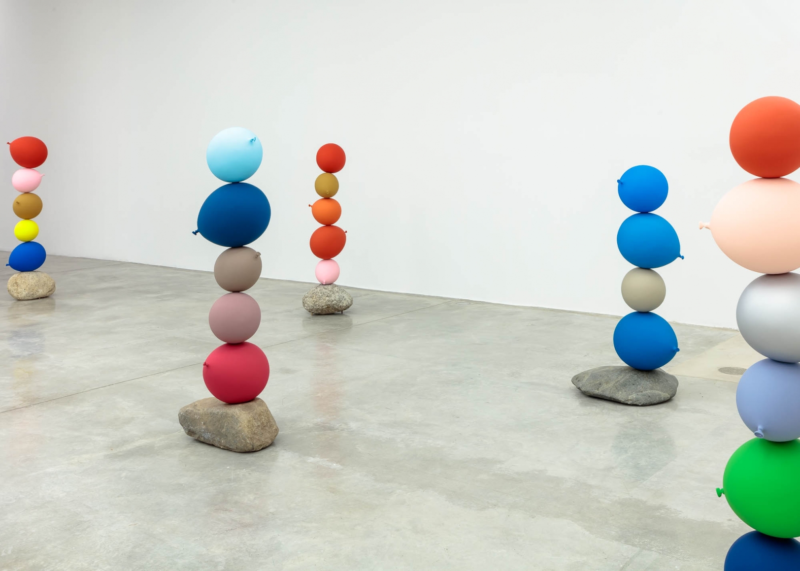 Installation view of Dwarf, Dust, Doubt by Gimhongsok. Image by Jeremy Haik.