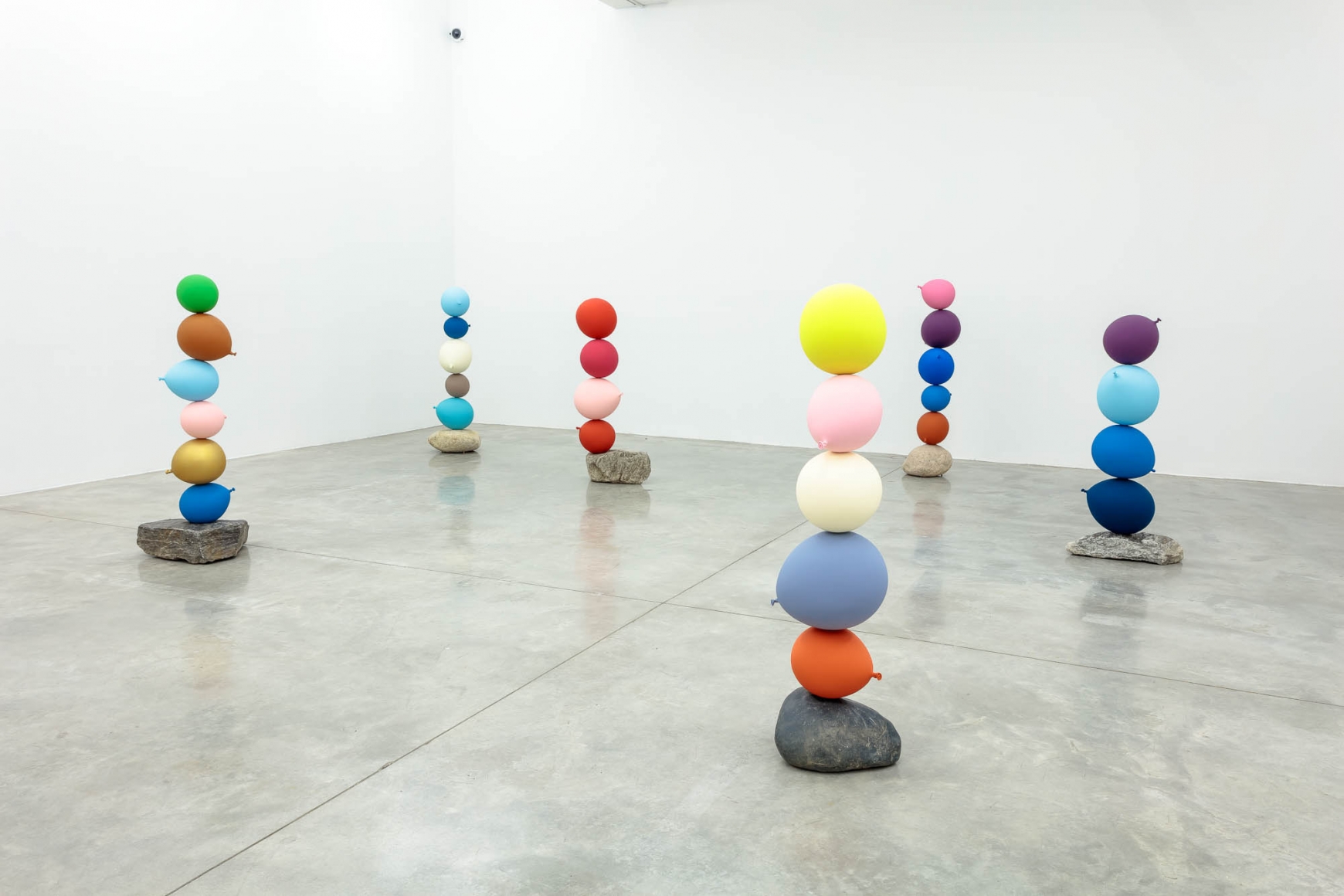 Installation view of Dwarf, Dust, Doubt by Gimhongsok. Image by Jeremy Haik.