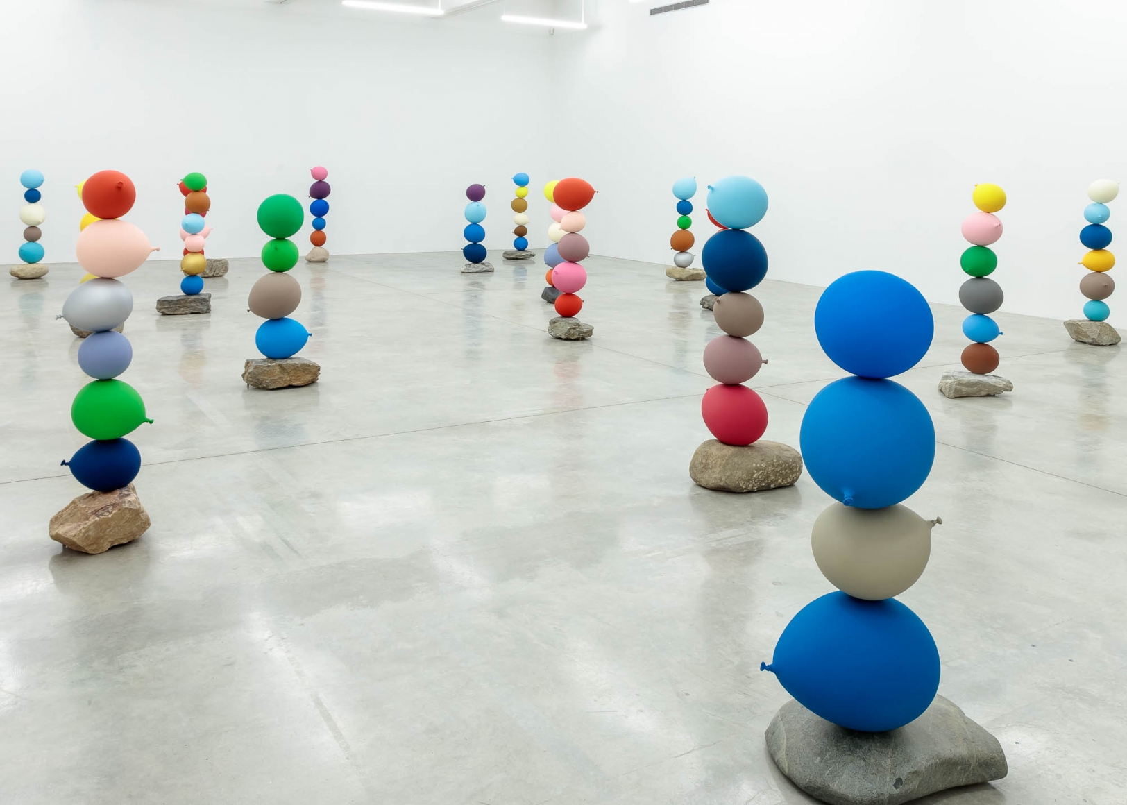 Installation view of Dwarf, Dust, Doubt by Gimhongsok. Image by Jeremy Haik.