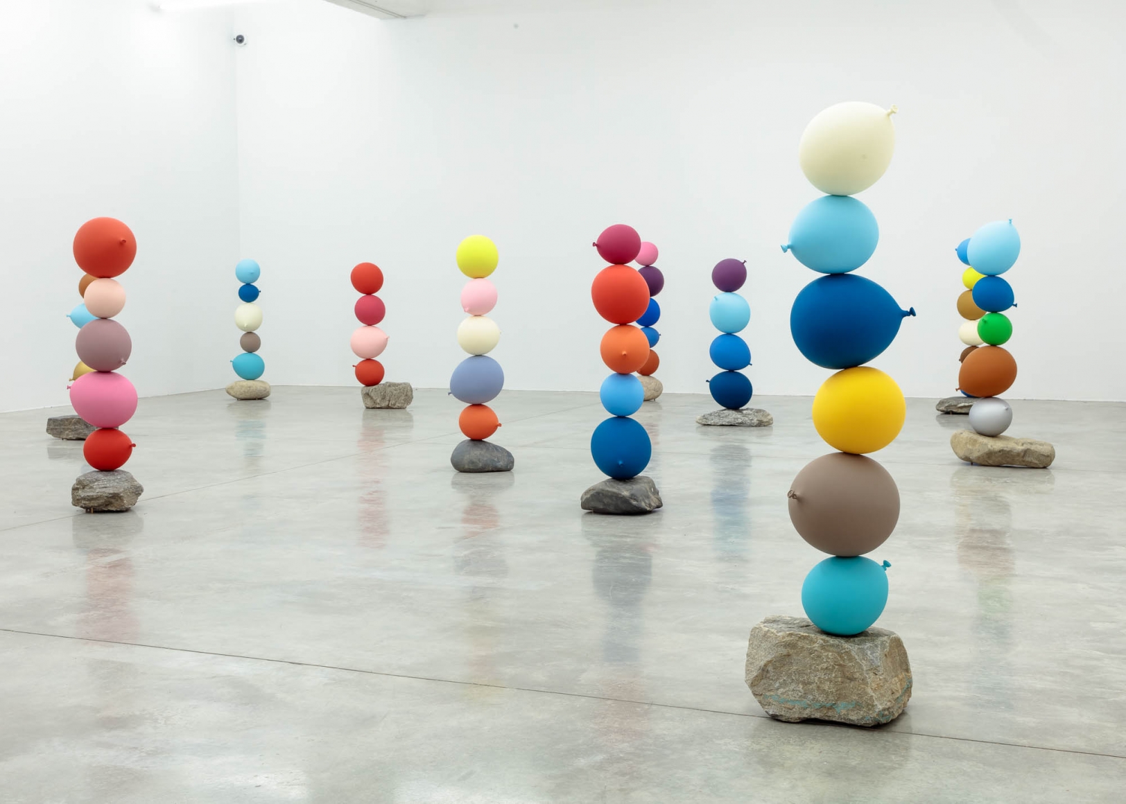 Installation view of Dwarf, Dust, Doubt by Gimhongsok. Image by Jeremy Haik.