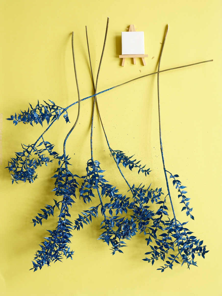 Annette Kelm Mini Easel Relief, 2018