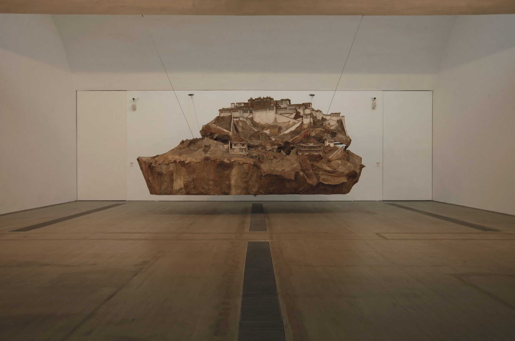 LIU WEI, Don't Touch, 2011