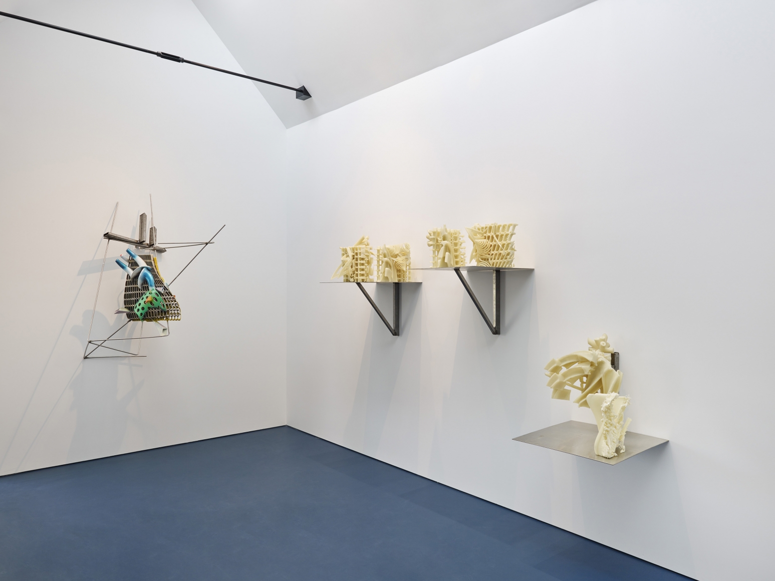 FRANK STELLA & LARRY BELL (Installation View)