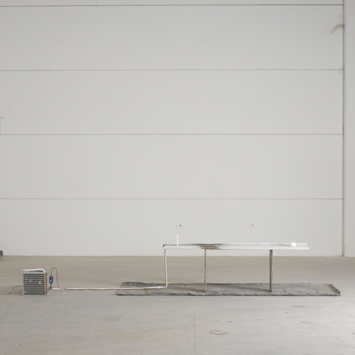Pier Paolo Calzolari, Untitled (Lasciare il posto), 1967-1970