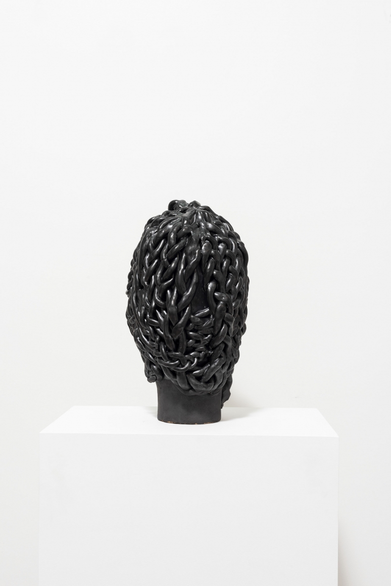 ektor garcia, cabeza trenzada, 2019
