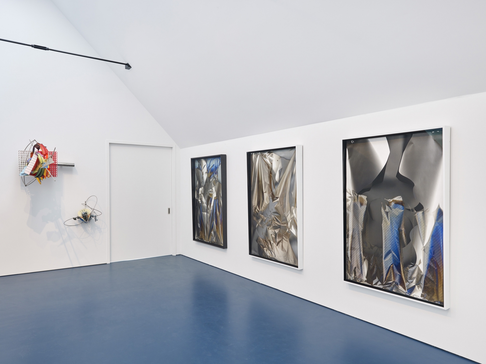 FRANK STELLA & LARRY BELL (Installation View)
