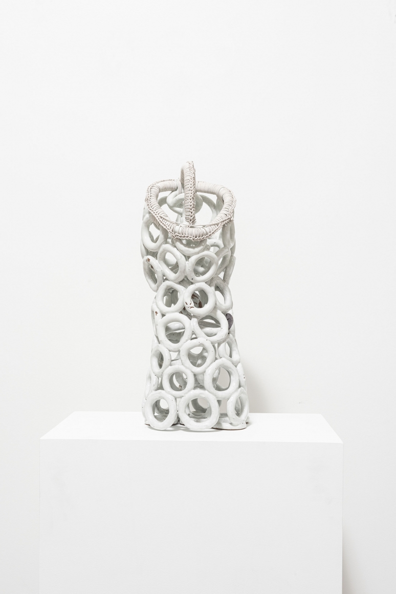 ektor garcia, cabeza blanca, 2019