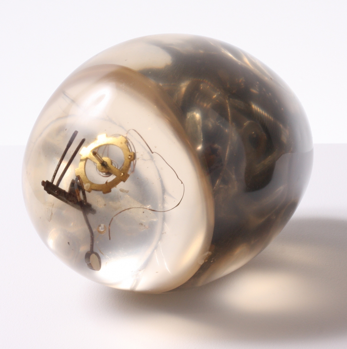 beige translucent sculpture by natsuyuki nakanishi