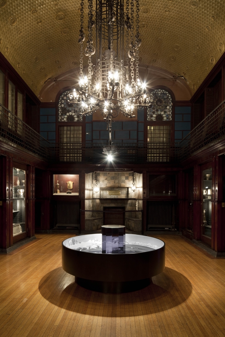 an installation by the artist sue de beer in the park avenue armory