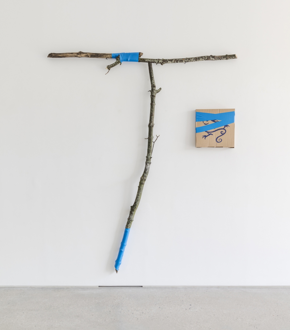 Gabriel Vormstein. T.o., 2021, Branches, screws, tape, pizzabox, 196 x 166 x 9 cm. Courtesy of the artist, Meyer Riegger, Berlin/Karlsruhe, and PKM Gallery, Seoul.