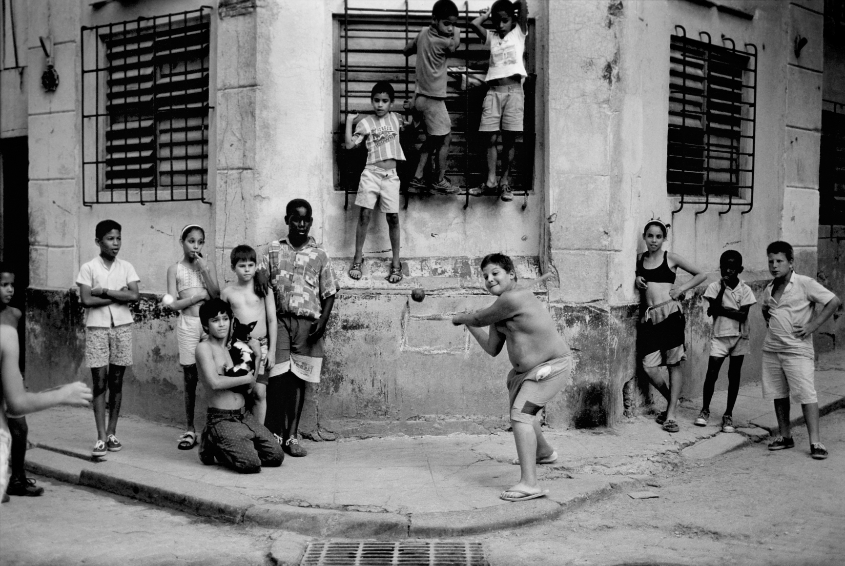 Walter Iooss, Jr. - The Corner, Havana, Cuba, 1999 | Bruce Silverstein Gallery