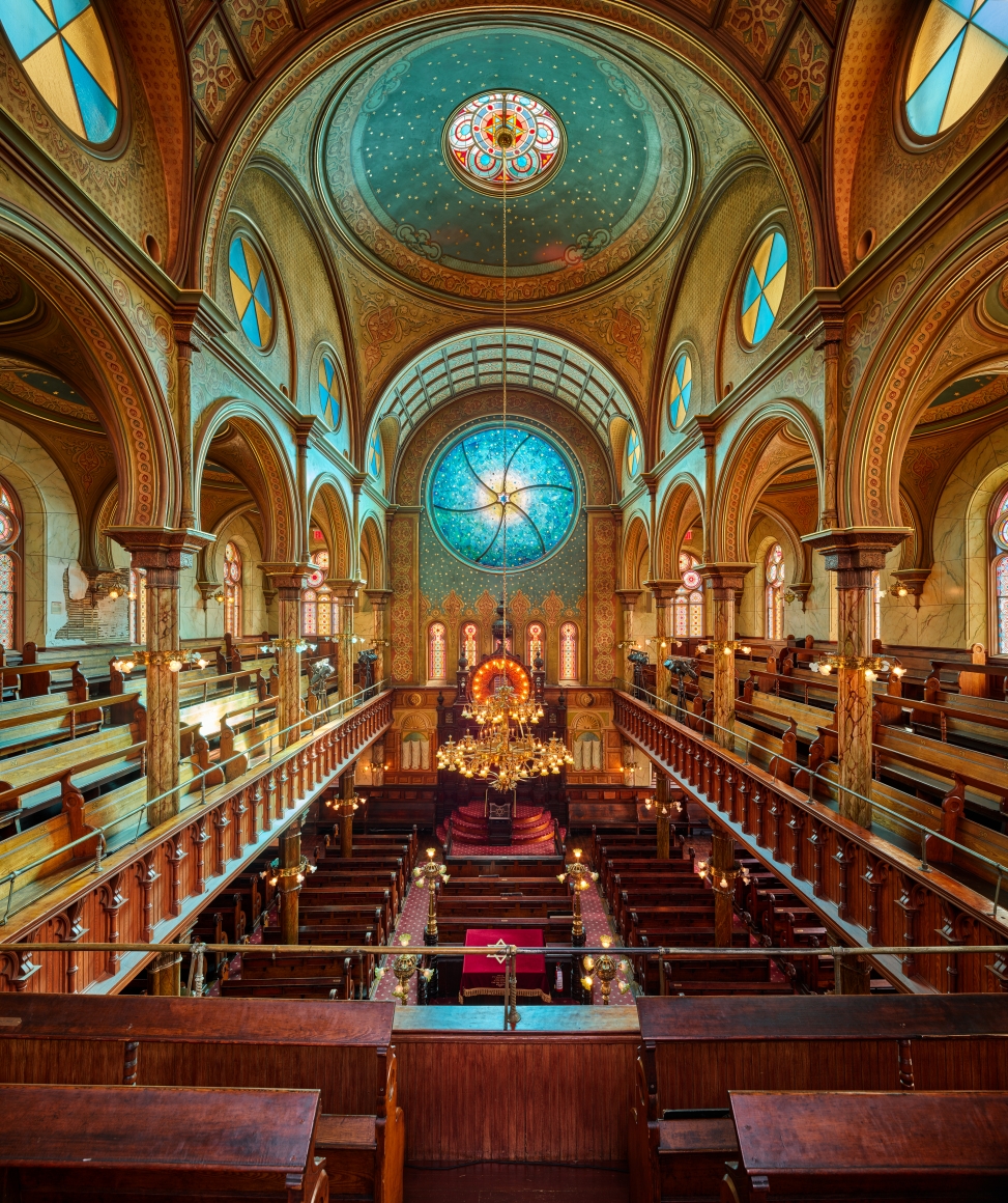 Ahmet Ertuğ - The Eldridge Street Synagogue, New York, 2020 Chromogenic print ; Bruce Silverstein Gallery