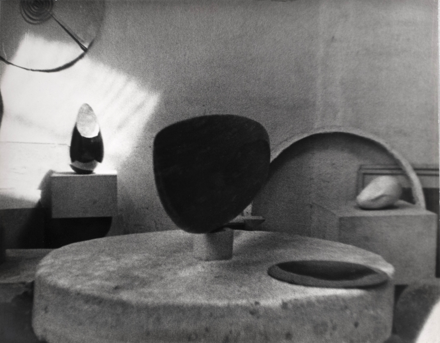 Constantin Brâncuşi - Studio View (Vue d'atelier), 1925 Gelatin silver print, printed c. 1925 ; Bruce Silverstein Gallery