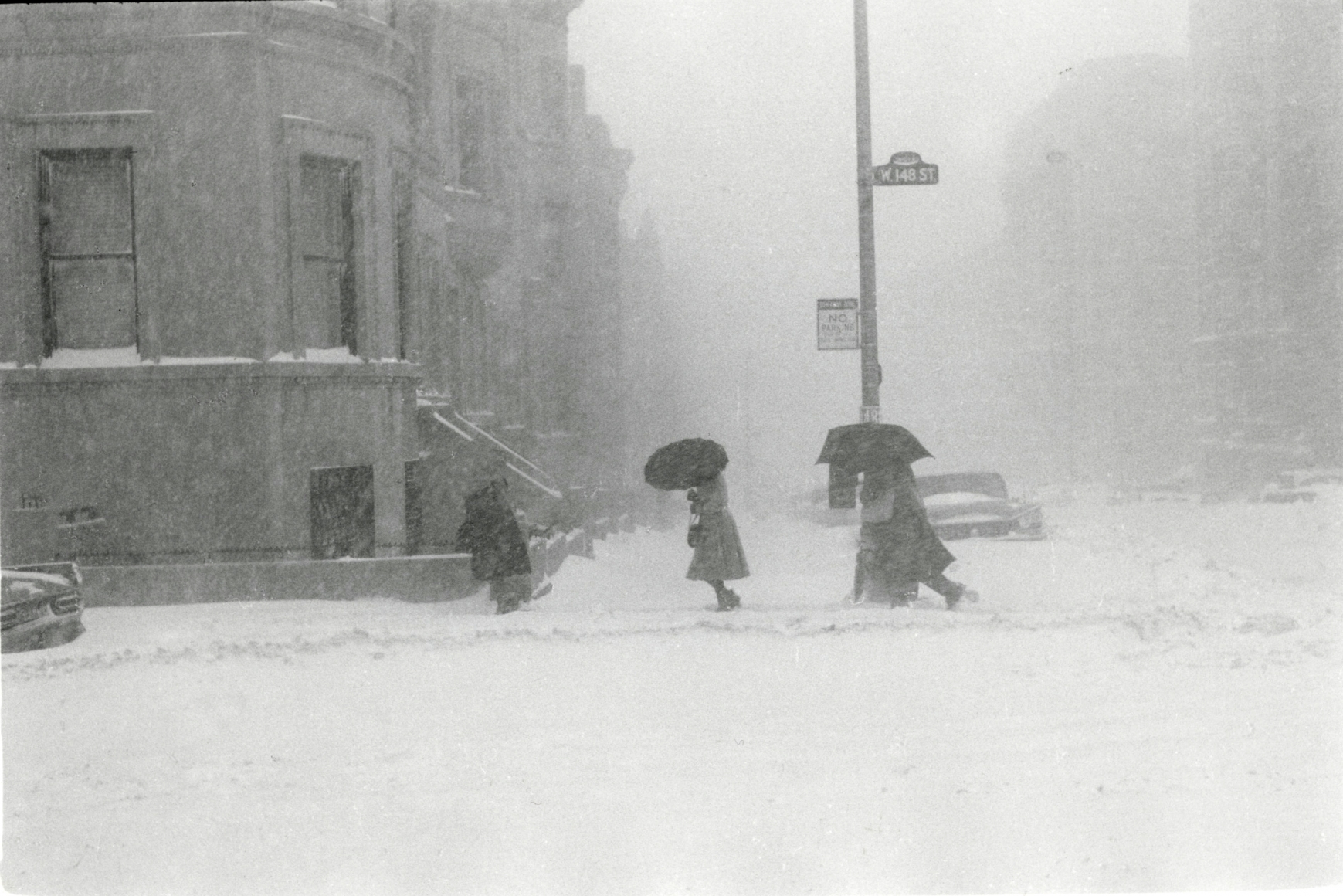 Adger Cowans ; 148th Street, Harlem, 1961 ; Bruce Silverstein Gallery