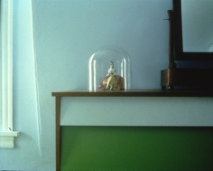 Louise Lawler, The Bell Jar (adjusted to fit), 1998/2018.