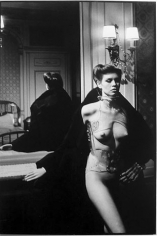 Helmut Newton, Jane Kirby, Avenue Kleber, Paris, 1977