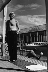 Helmut Newton, David Hockney, Piscine Royale, Paris, France, 1975