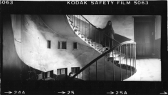 Deborah Turbeville, Comme des Garçons, Passage Vivienne, Paris, 1980