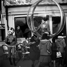 Melvin Sokolsky, Ali Du Taxi, Paris, 1963