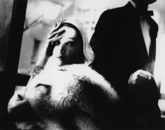 Lillian Bassman, Golden Fox, Blue Fox: Marilyn Ambrose in a boa by Frederica, New York, Harper’s Bazaar, 1954