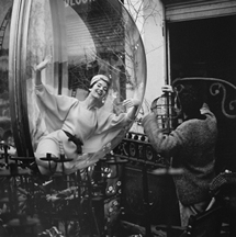 Melvin Sokolsky, Birdcage (Laugh), Paris, 1963
