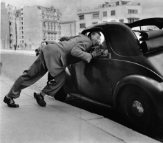 Robert Doisneau, Courtoisie et Simcas, 1948