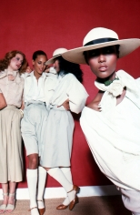 Harry Benson, Iman in Oscar de la Renta, New York, 1977