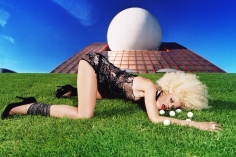 David LaChapelle, Pharmaceutical Giant, 2002