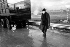Mary Ellen Mark, Federico Fellini on the set of Amarcord, Rome, Italy 1970