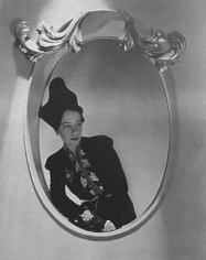 Horst, Elsa Schiaparelli, Paris, 1934