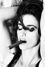 Ellen von Unwerth, Penelope Cruz, Paris, 2003