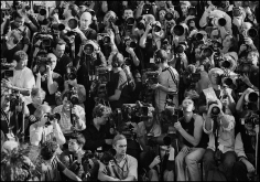 Arthur Elgort, Photographers Before the Louis Vuitton Show, Paris, 2003