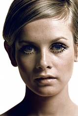 Melvin Sokolsky, Twiggy. Face, 1967